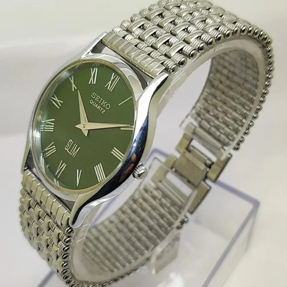 Vintage Style Seiko Quartz Mens Silver Watch & Green accents W/ Metal Strap
